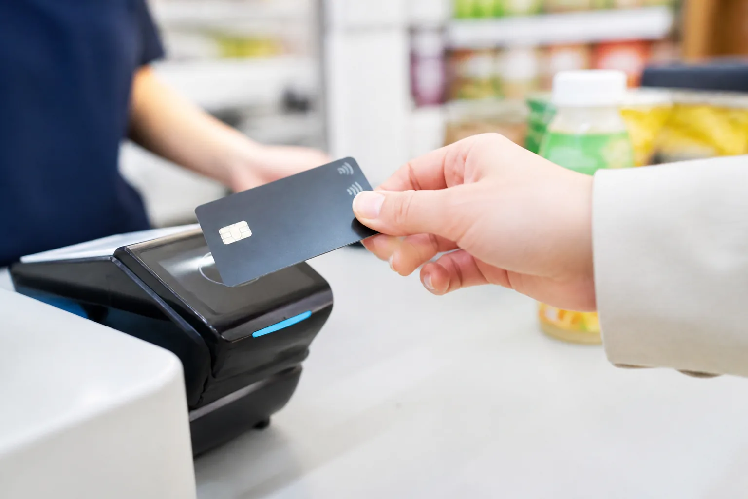 クレジットカードのタッチ決済利用シーン